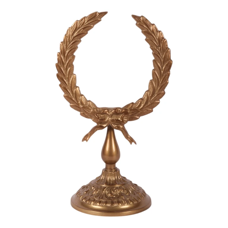 Lauruskrona på fot - guld - 28 cm - aluminium
