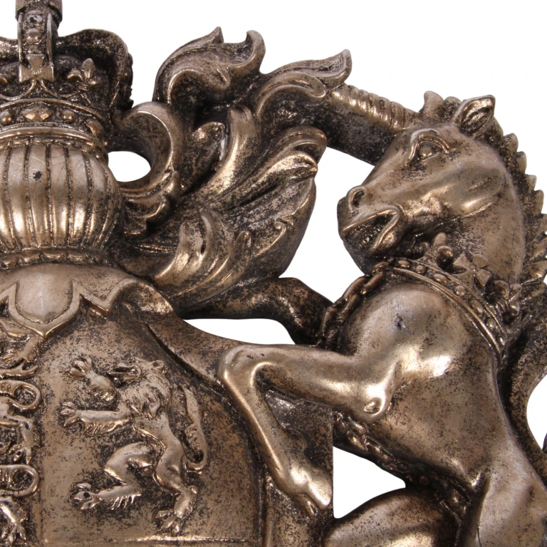 Vapensköld väggornament - silver - 38 cm - konstharts
