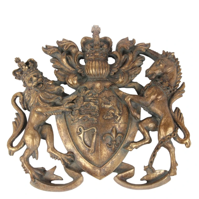 Väggornament vapensköld - guld - 38 cm - konstharts